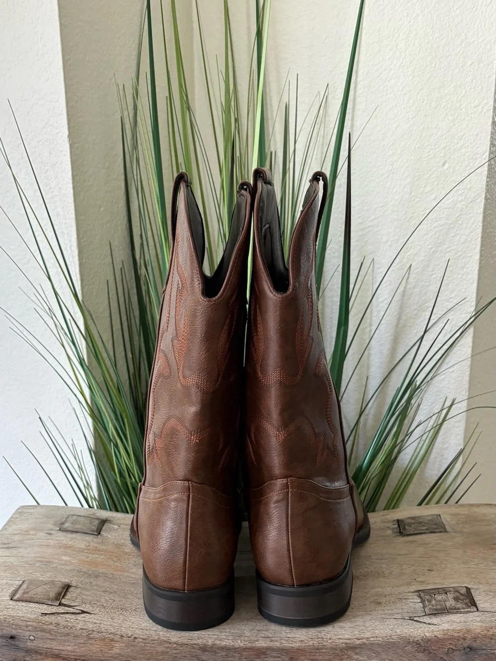 Brown Western Cowboy Boots - Classic Stitch Detailing